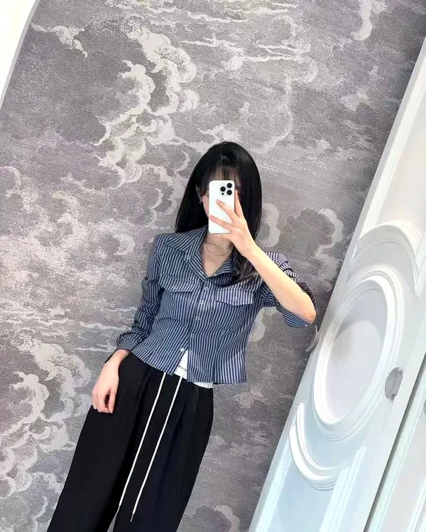 เสื้อผู้หญิงลายทางสไตล์ทันสมัย, สวยงามและเข้ากันได้ง่าย