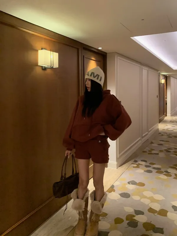 Chic Casual Women's Outfit Set - Comfortable Hoodie and Shorts Combination