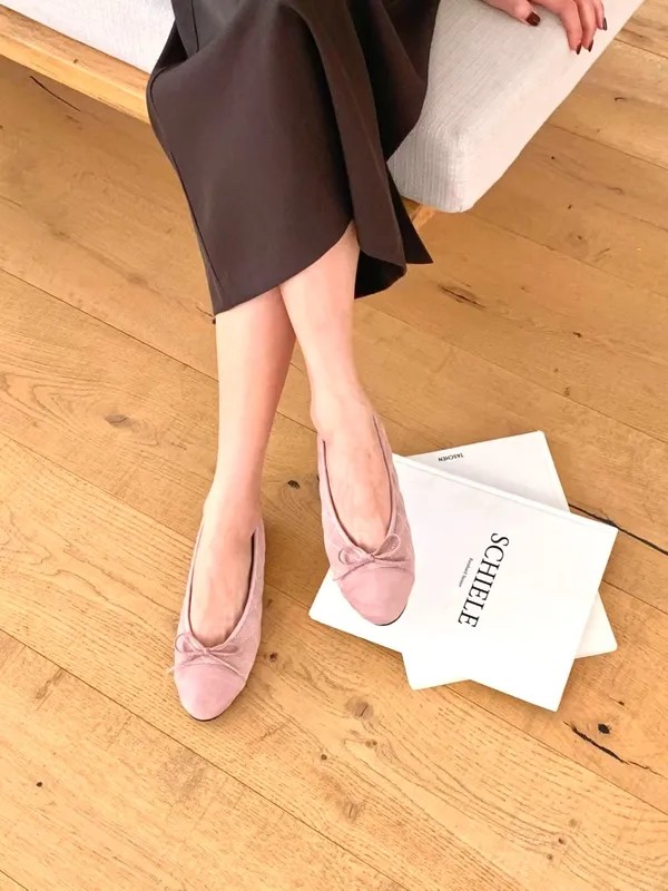 Elegant Suede Bow Women's Shoes - Comfortable and Stylish