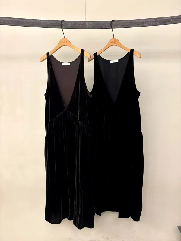 Elegant Velvet Dress for Women - Perfectly Showcasing Your Charm