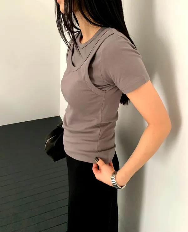 Stylish and Minimalist Women's Top, Comfortable and Breathable Short Sleeve T-Shirt