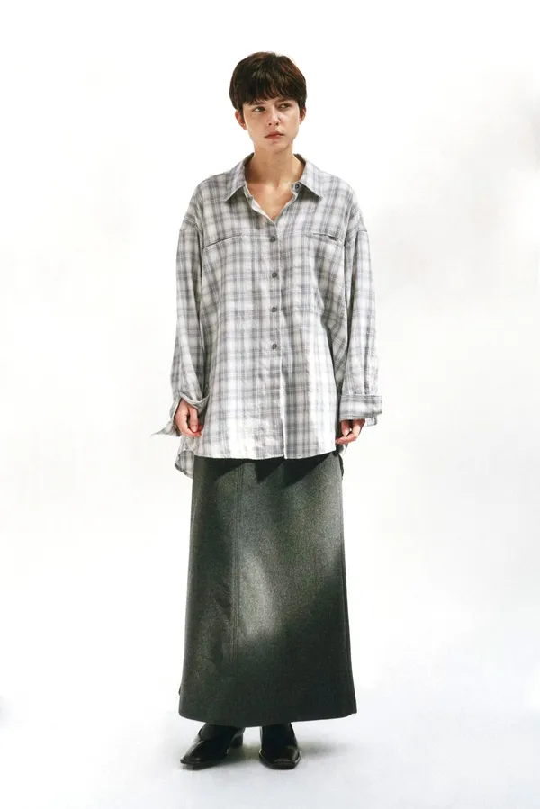 Fashion plaid women's top, comfortable and casual style.