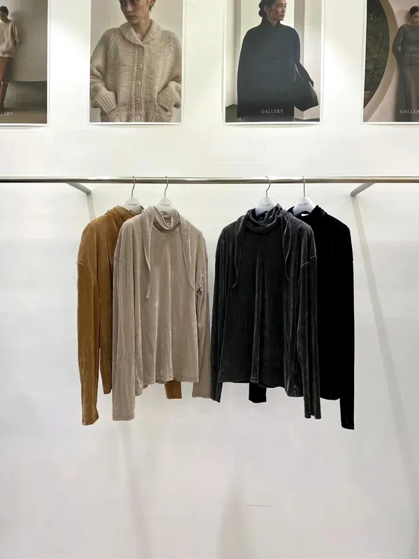 Soft and Comfortable Women's Top - Fashionable and Versatile
