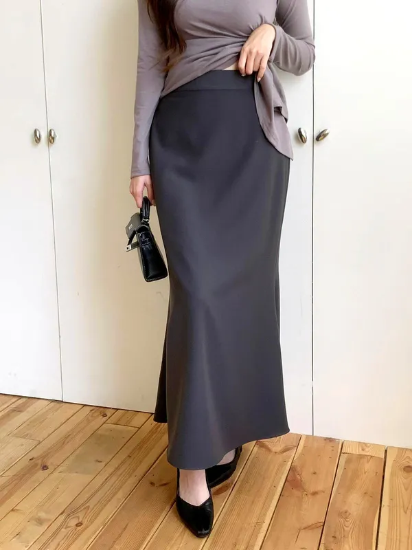 Elegant Slim Fit Midi Skirt to Showcase Your Charming Curves