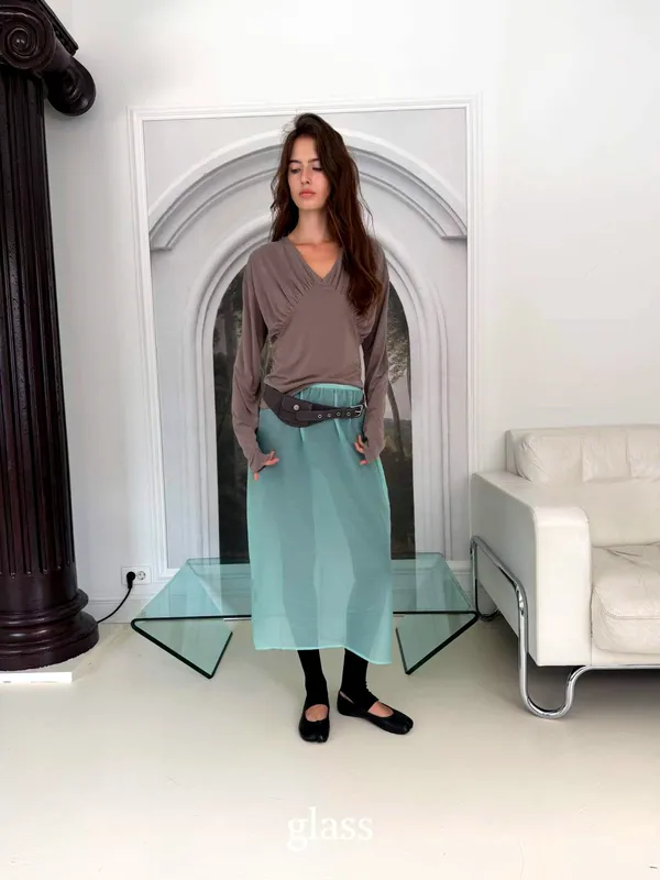 Elegant and Minimalist Women's Midi Skirt, Lightweight and Breathable, Perfect Match