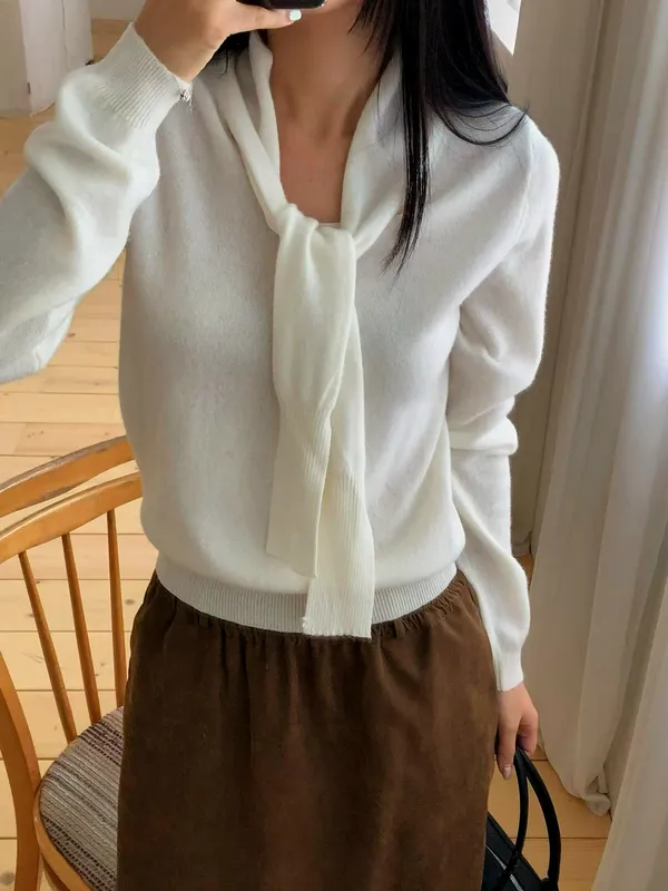 Elegant and Minimalist Women's Top, Comfortable Wool Knit