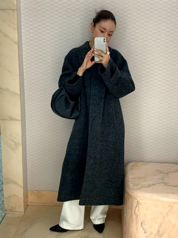 Stylish Minimalist Women's Coat - Elegant and Chic