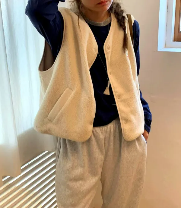 Stylish and Comfortable Women's Vest Jacket, Warm and Versatile
