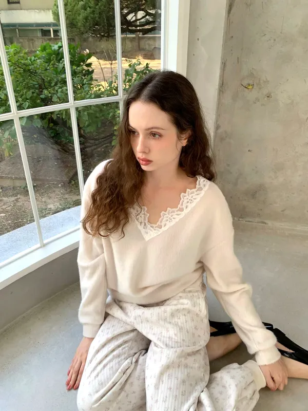 Elegant Lace Trim Sweater, Warm and Comfortable Women's Top