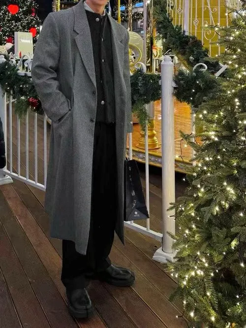 Stylish Gray Men's Jacket, A Must-Have for Elegant Vibes