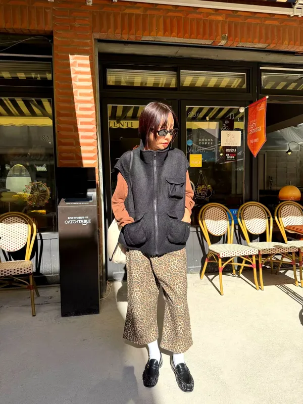 Stylish Women's Vest Jacket, Warm and Comfortable, Versatile Style