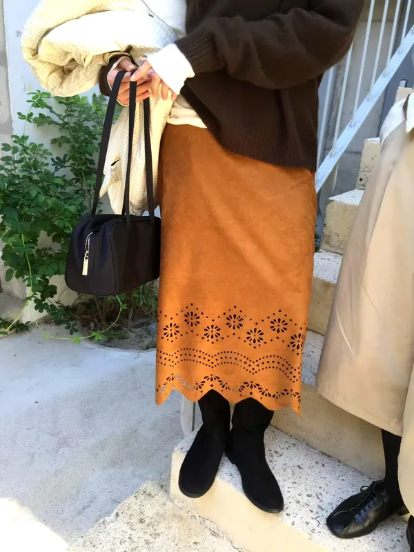 Elegant A-Line Midi Skirt - Fashionable and Versatile