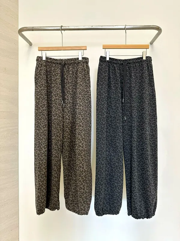 Fashionable Leopard Print Women's Casual Pants - Comfortable and Versatile