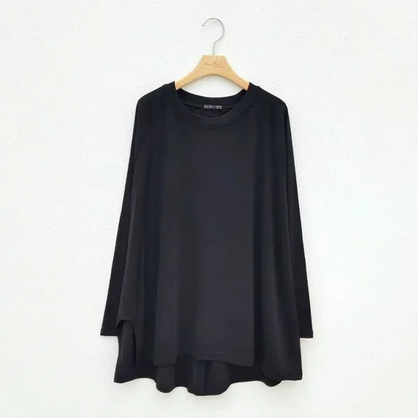 Minimalist Stylish Black Long Sleeve T-Shirt, Comfortable and Versatile