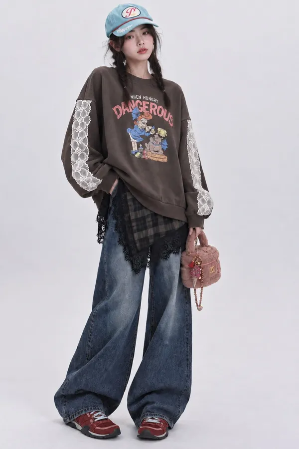 Trendy Loose-Fit Sweatshirt with Unique Lace Patchwork Design