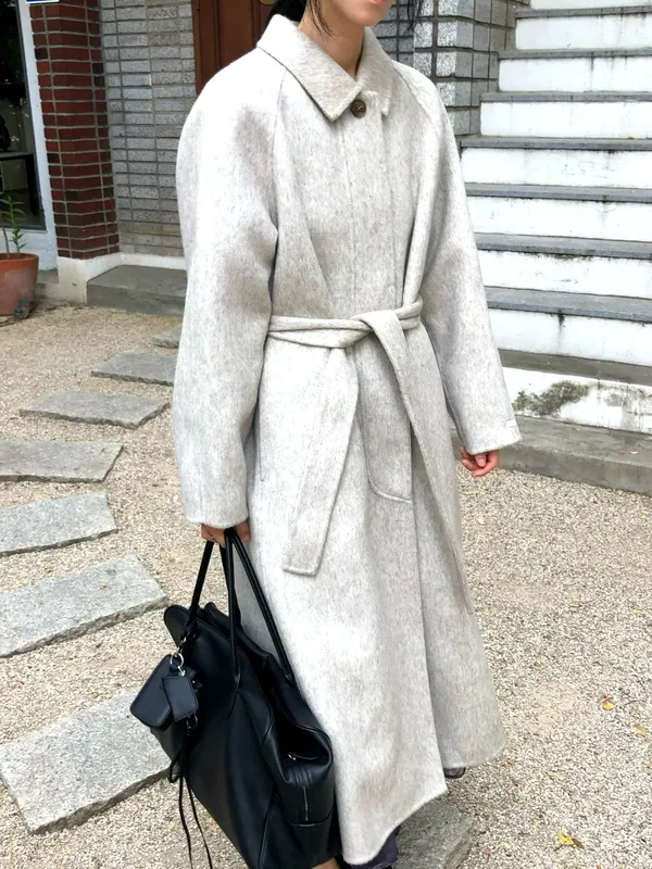 Elegant and Fashionable Women's Coat, Warm and Comfortable, Perfect Match