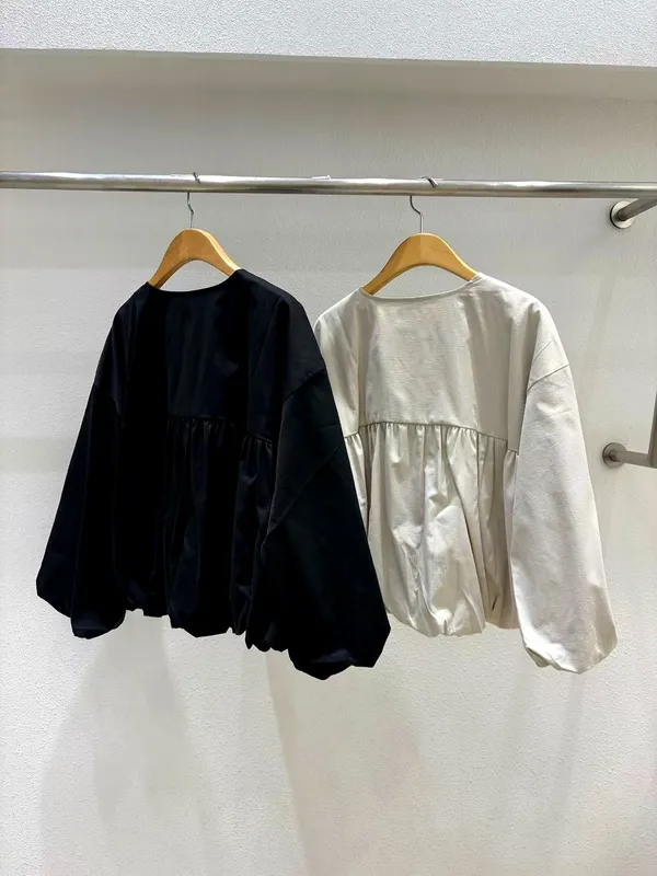 Stylish Women's Jacket, Elegant Design, Comfortable Fabric
