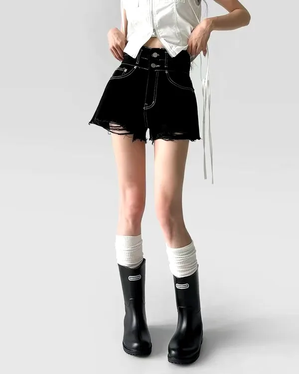 Stylish High-Waisted Black Denim Shorts to Showcase Your Gorgeous Legs 780