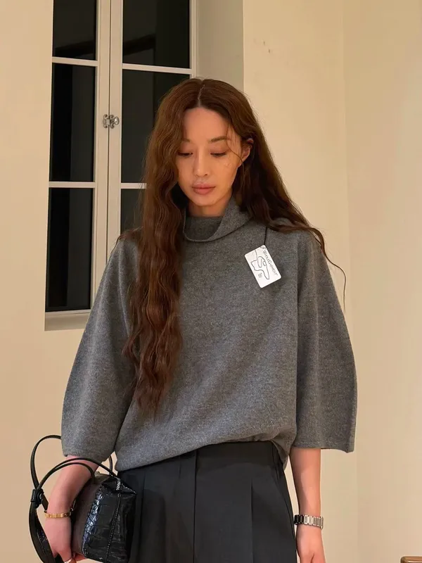 Elegant Knit Sweater - Soft, Comfortable, and Fashionably Versatile