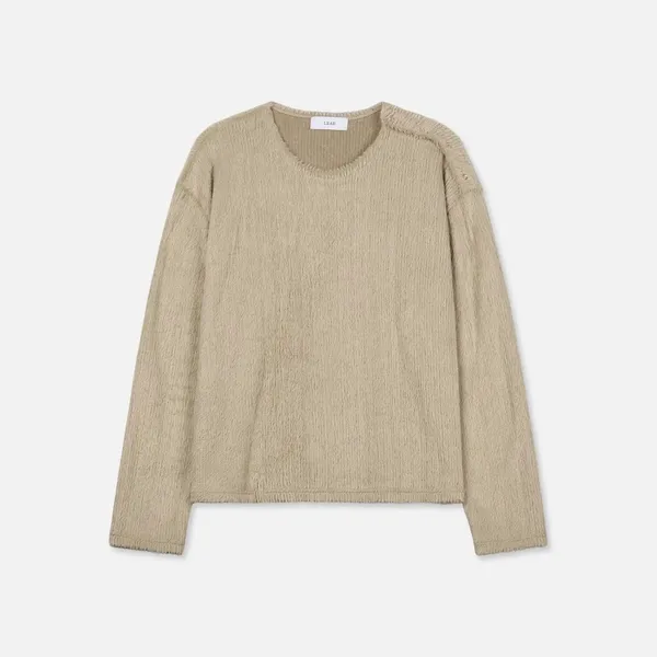 Stylish and Comfortable Men's Long Sleeve Top for Any Occasion
