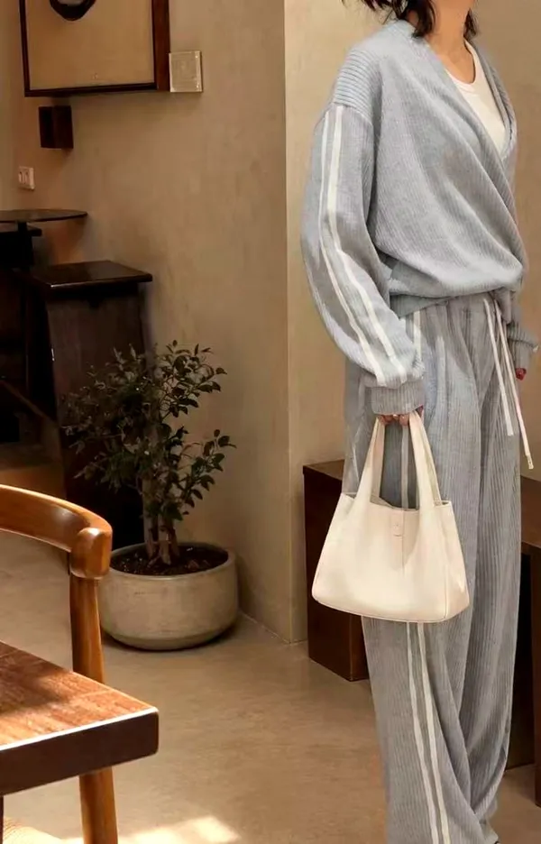Fashionable and Comfortable Women's T-Shirt, Effortlessly Paired with Casual Styles