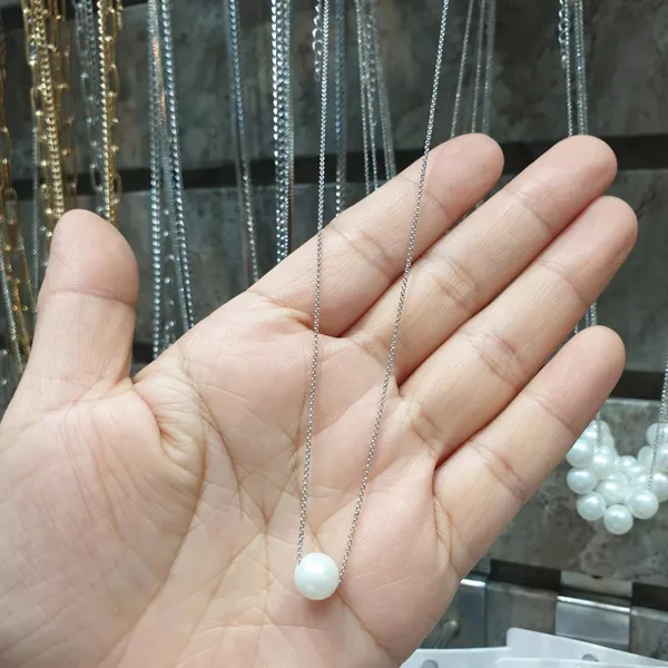 Elegant Minimalist Pearl Pendant Necklace for Fashion Lovers