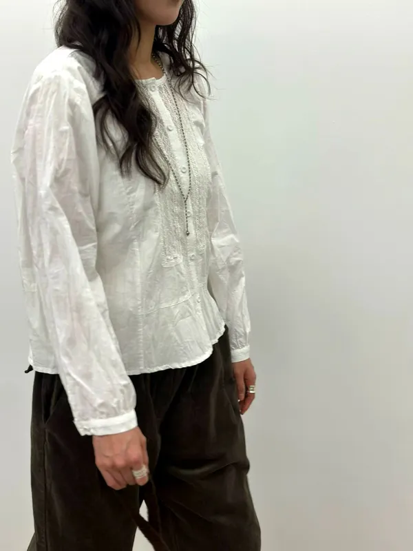 Fresh and Minimalist Versatile Women's Top, Lightweight and Breathable