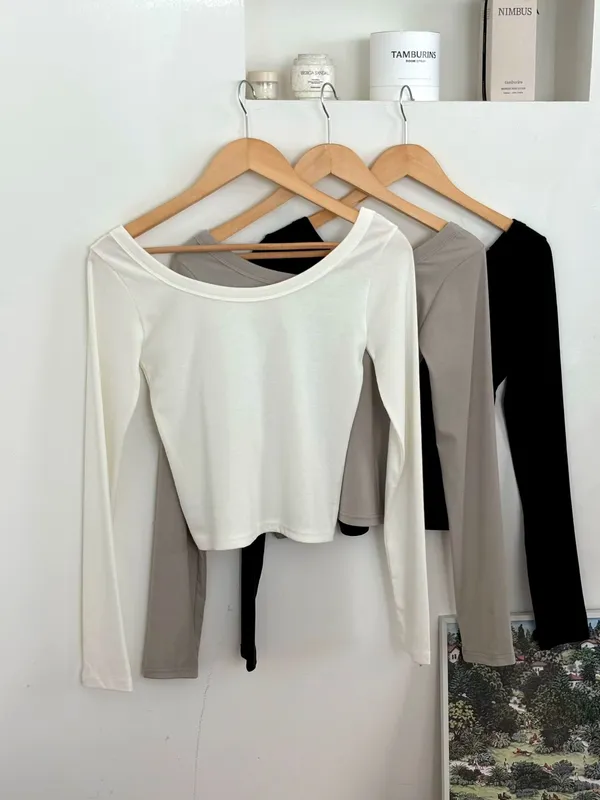 Stylish and Minimalist Women's Top, Comfortable Versatile Long Sleeve T-Shirt