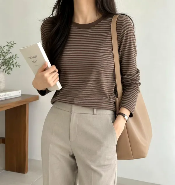 Stylish Striped Women's Top - Comfortable and Versatile