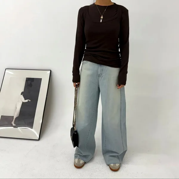 Stylish Minimalist Black Long Sleeve Top - Comfortable and Versatile