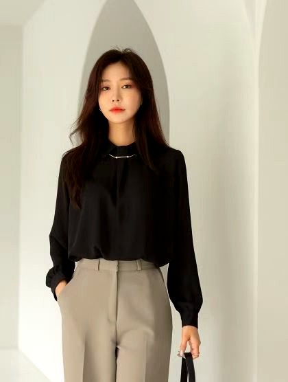 우아한 블랙 여성 탑 - 가볍고 편안한 다양한 상황에 적합한 신상품