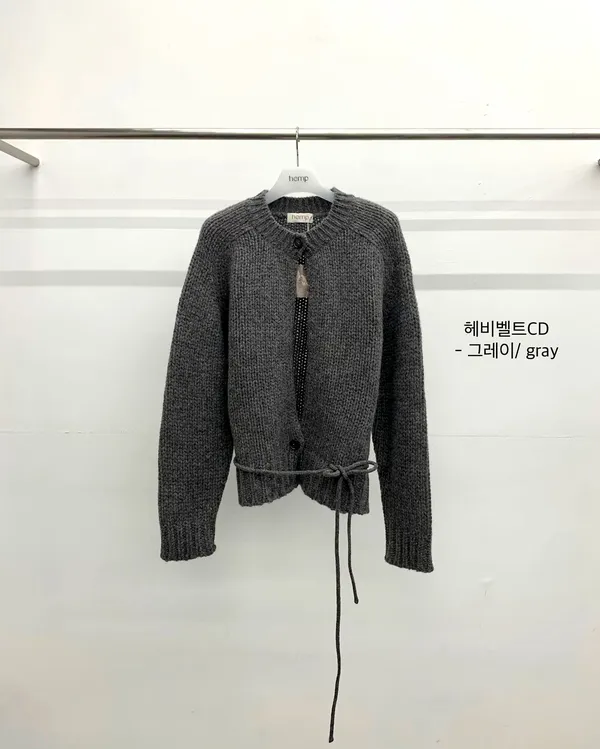 Stylish Gray Cardigan - Comfortable and Versatile for Fall and Winter
