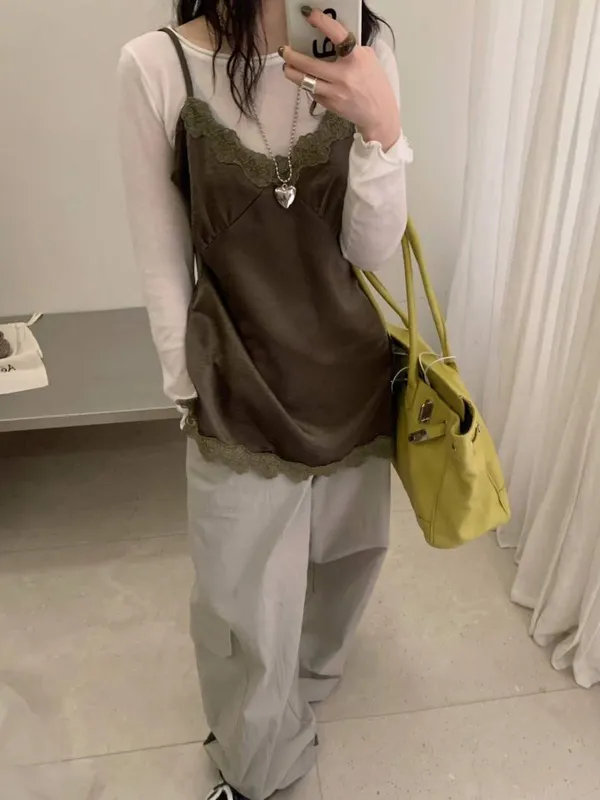 優雅蕾絲吊帶裙，展現女性魅力