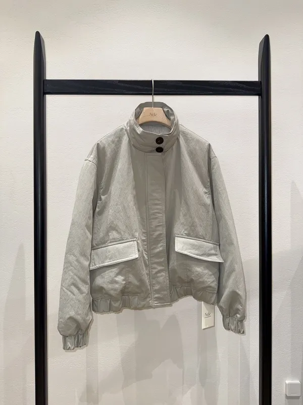 Stylish and Minimalist Women's Short Jacket
