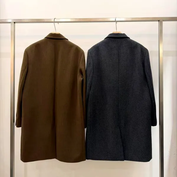 Stylish and Elegant Women's Coat - Warm and Comfortable, A Must-Have for Fall and Winter