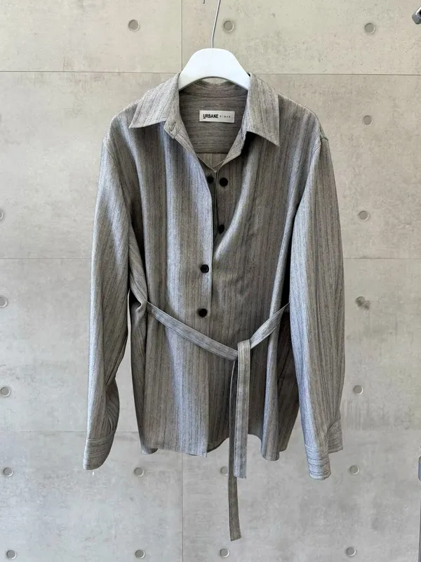 Stylish Striped Women's Top with Elegant Slimming Design