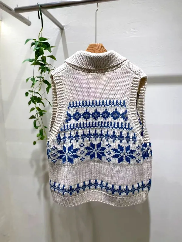 เสื้อกั๊กแฟชั่นผู้หญิง ดีไซน์ถักที่สง่างาม