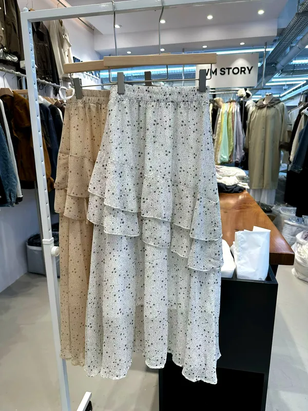 Lightweight Floral Layered Skirt, Showcasing Elegant Charm