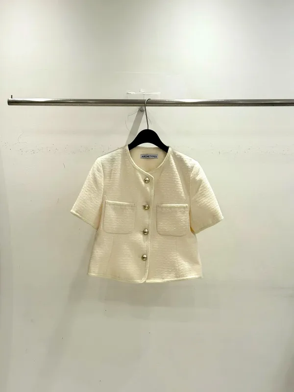 Elegant and Minimalist Women's Top, Perfect for Various Occasions