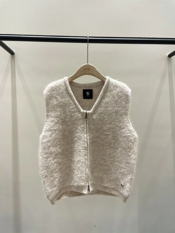 Soft Plush Sleeveless Cardigan - Fashionable and Versatile