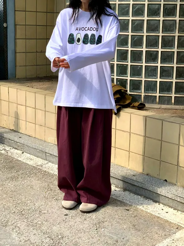 可愛牛油果印花長袖T恤，舒適休閒風