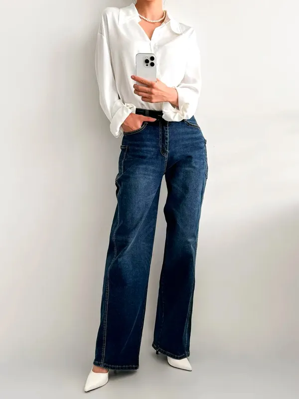 Stylish Loose-Fit Women's Jeans - Comfortable and Versatile