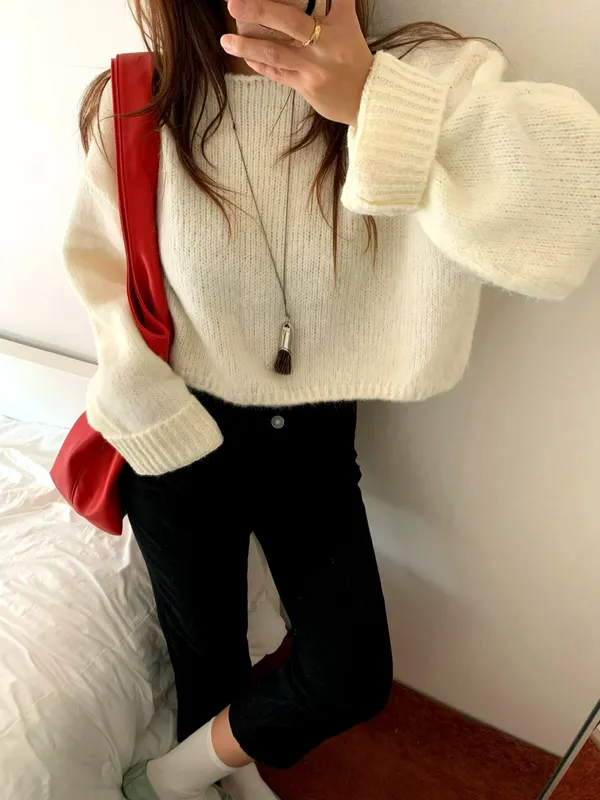 Sweater Bergaya Minimalis, Selesa dan Versatile, Wajib Ada untuk Musim Luruh dan Sejuk