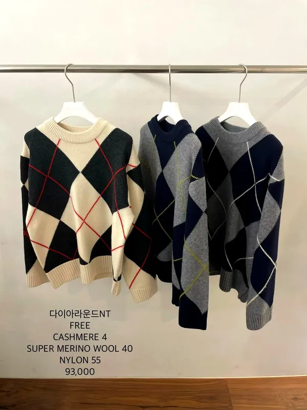 Stylish Plaid Women's Top, Comfortable Wool Blend
