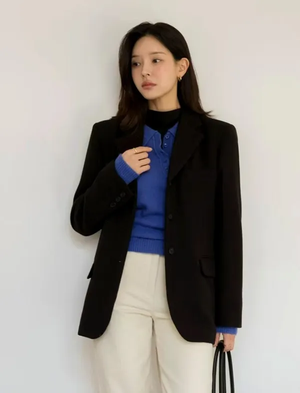 Blazer Wanita Bergaya Minimalis, Pesona Elegan