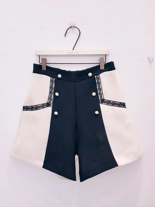 Stylish Color-Block Women's Shorts, A Must-Have for Elegance