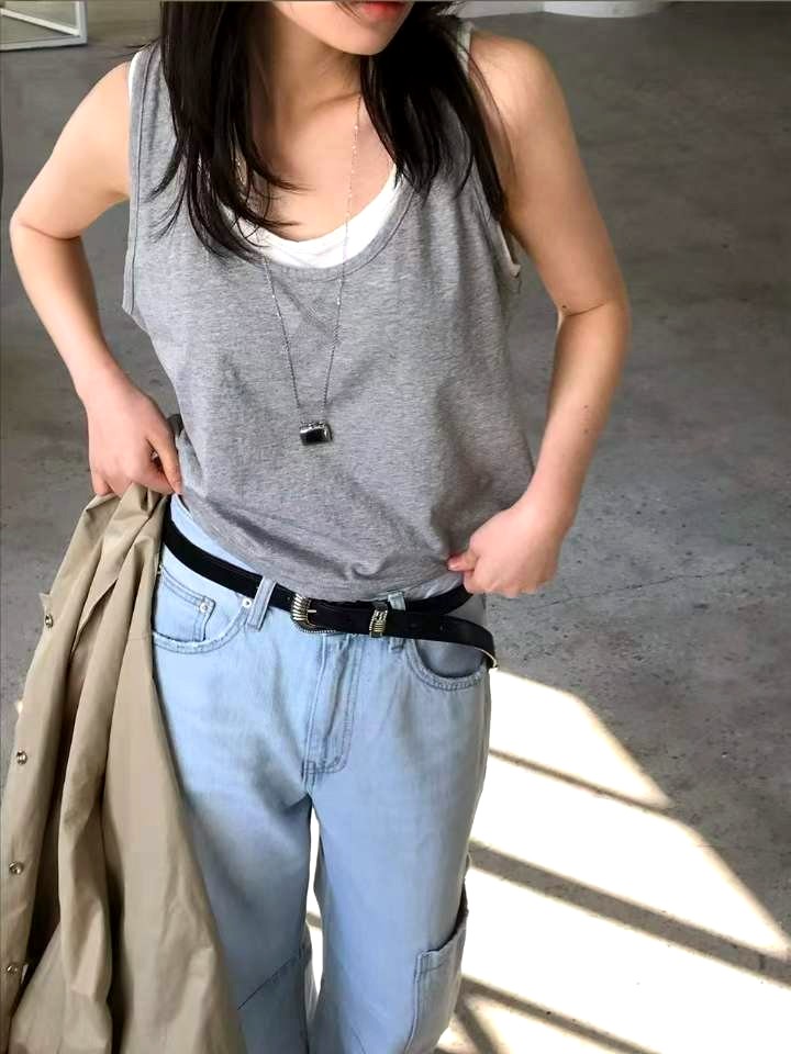 심플한 회색 민소매 탑 - 어떤 경우에도 완벽