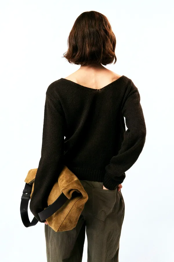Stylish and Minimalist Women's Top - Comfortable Loose Knit Sweater