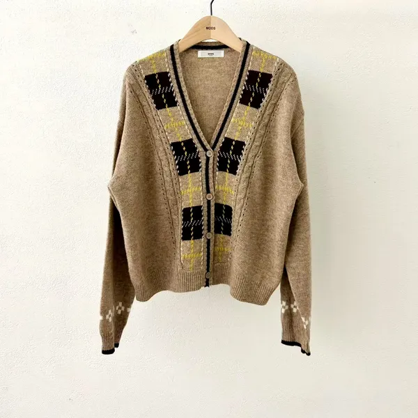 Stylish Plaid Cardigan, Soft and Comfortable, Perfect for Fall and Winter