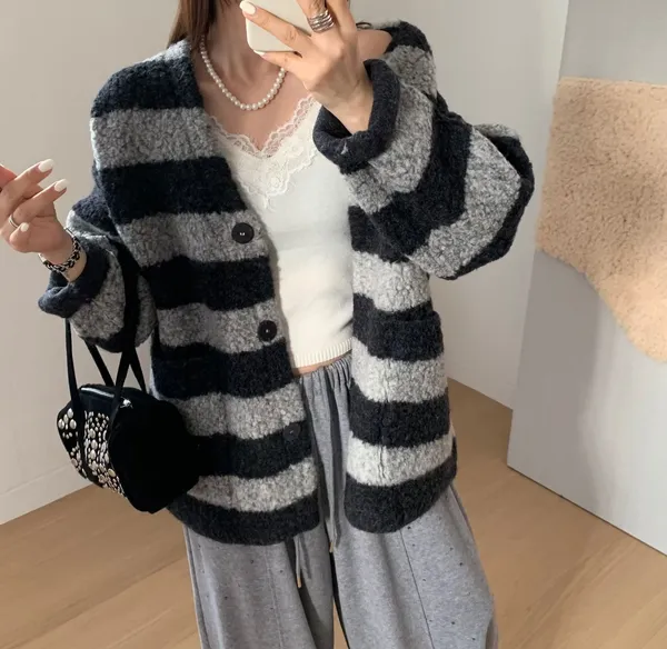 Áo cardigan kẻ sọc thời trang cho nữ - Ấm áp và thoải mái cho mùa thu đông